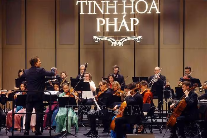 Đêm nhạc Tinh hoa Pháp: Khi vẻ đẹp cổ điển Versailles chạm ngõ Hà Nội