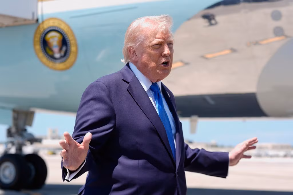 Tổng thống Donald Trump khẳng định sẵn sàng đối thoại nhưng kiên quyết ngăn chặn Iran sở hữu vũ khí hạt nhân. (Ảnh: AP)
