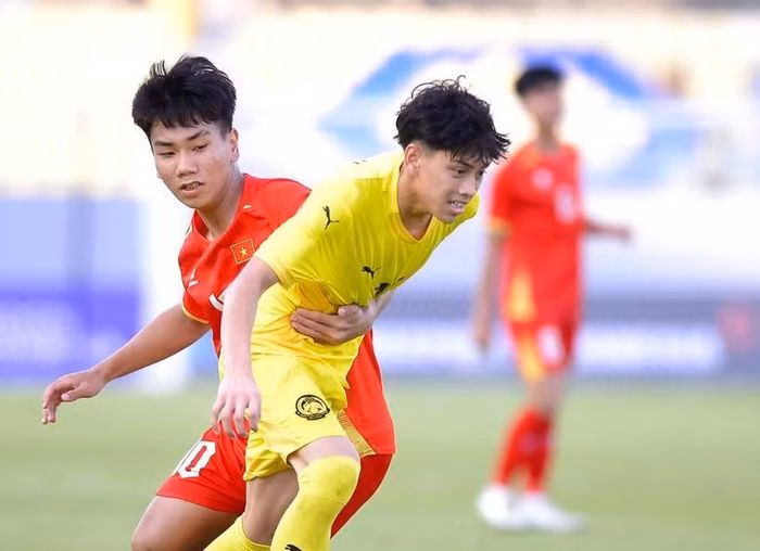 Các cầu thủ U17 Việt Nam quyết tâm giành ngôi vương trước U17 Malaysia. (Nguồn: FAM)