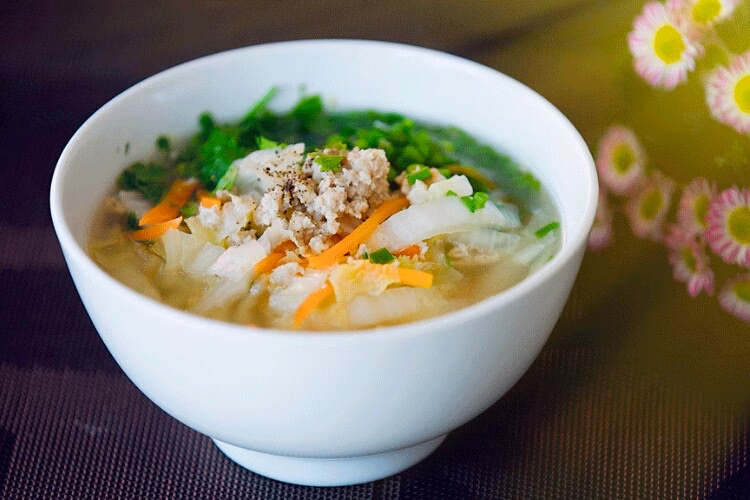 Canh cải thảo là món ăn vừa ngon miệng vừa hỗ trợ sức khỏe não bộ hiệu quả