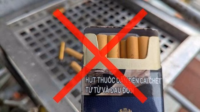 Việc duy trì thói quen hút thuốc lá tạo ra các rào cản sinh hóa khiến khối u ung thư phổi dễ dàng kháng thuốc. Ảnh: Hạ Huy.
