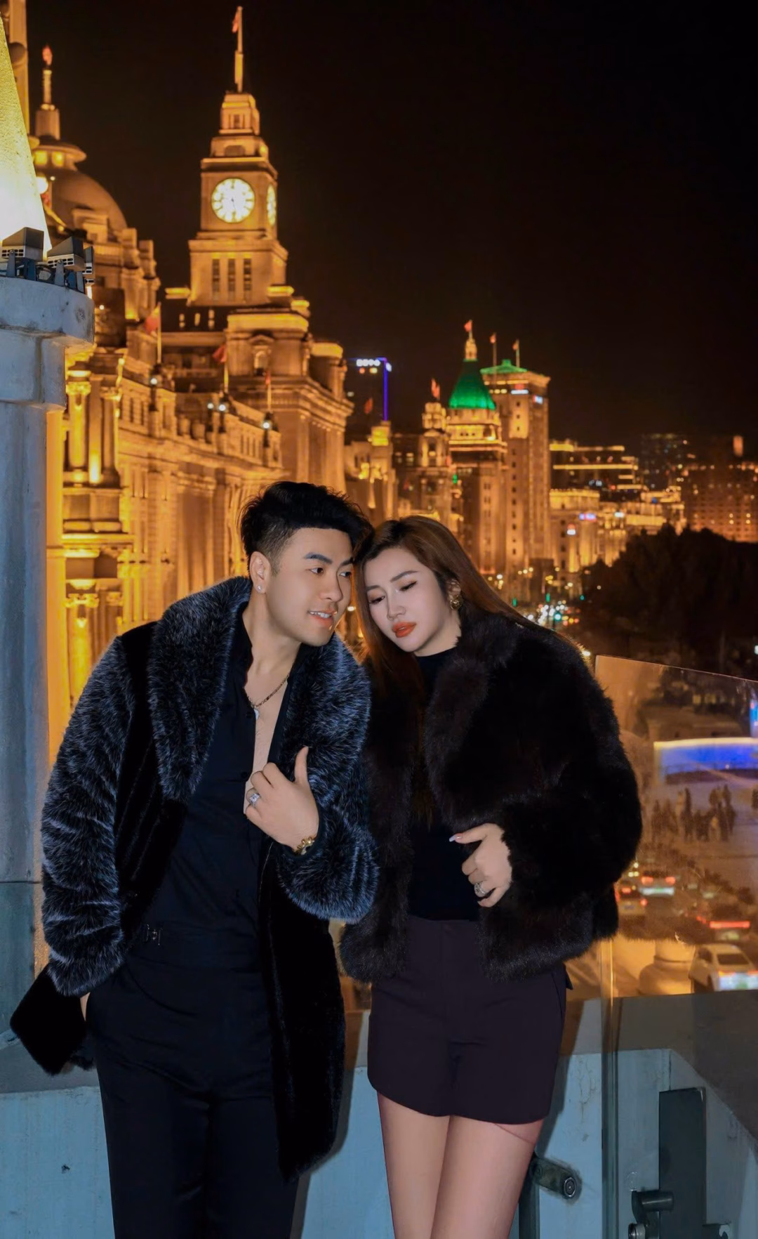 Bên dưới bài đăng, đông đảo bạn bè, đồng nghiệp và người hâm mộ đã để lại lời chúc phúc cho cặp đôi trước thềm hôn lễ. Ảnh: FBNV