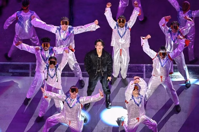 Sân khấu của Jungkook từng thiết lập tiêu chuẩn cực cao cho các nghệ sĩ K-Pop tại World Cup.