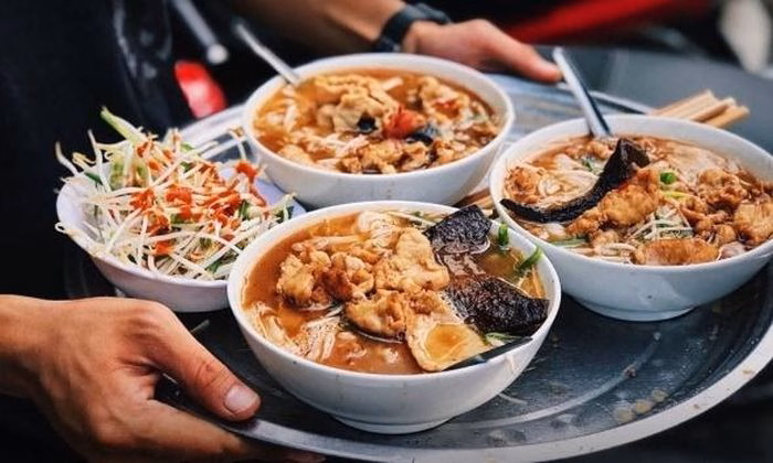 Phở gan cháy với sự kết hợp tinh tế giữa gan cháy cạnh và nước dùng đậm đà.
